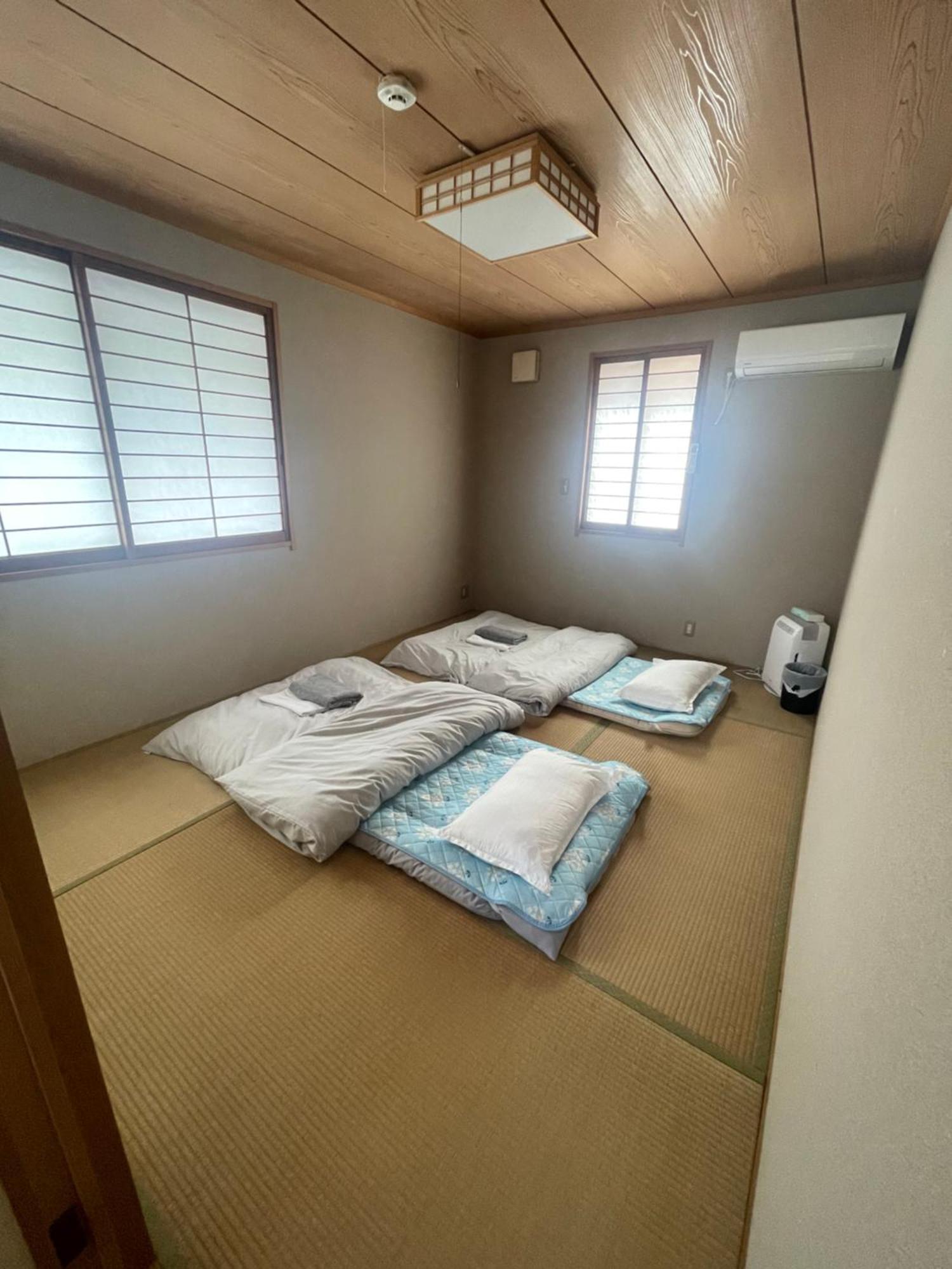 Biwa Guesthouse: Lakeside Getaway With Bbq And Free Bikes Holiday home
